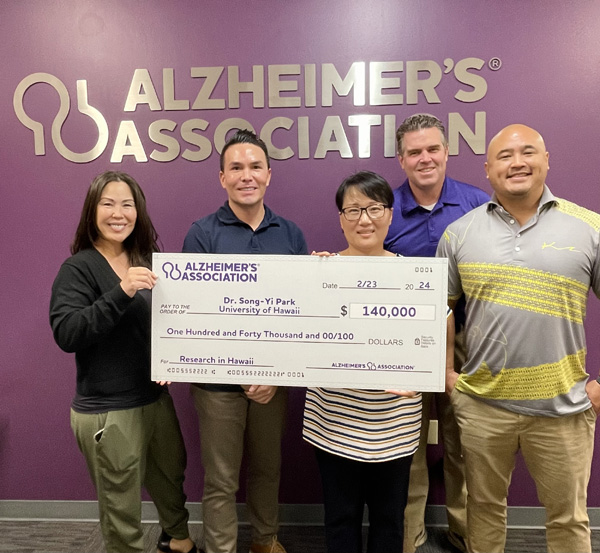 Song-Yi Park receives Award from The Alzheimer’s Association